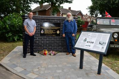 Jonathon Edwards, stonemason, (left) and Alan Degg of Hilton Main Construction who unveiled the memorial