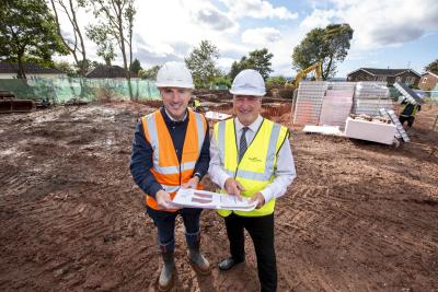 L-R): Chris Timmins, Morro Partnerships Managing Director, and Councillor Steve Evans, City of Wolverhampton Council Deputy Leader and Cabinet Member for Housing, at the ‘Magic Gardens’ housing development